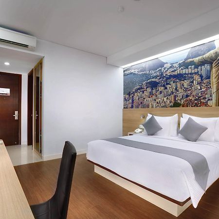 Hotel Neo Gubeng By Aston Surabaya Kültér fotó