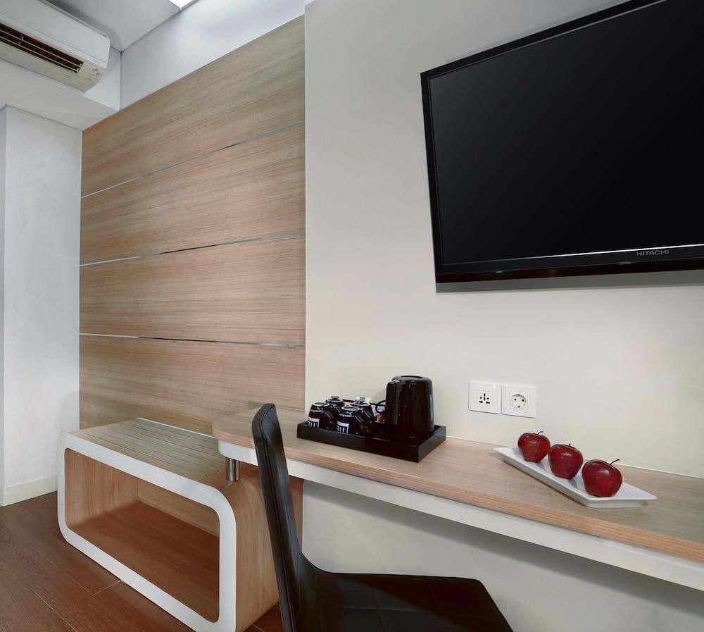 Hotel Neo Gubeng By Aston Surabaya Kültér fotó