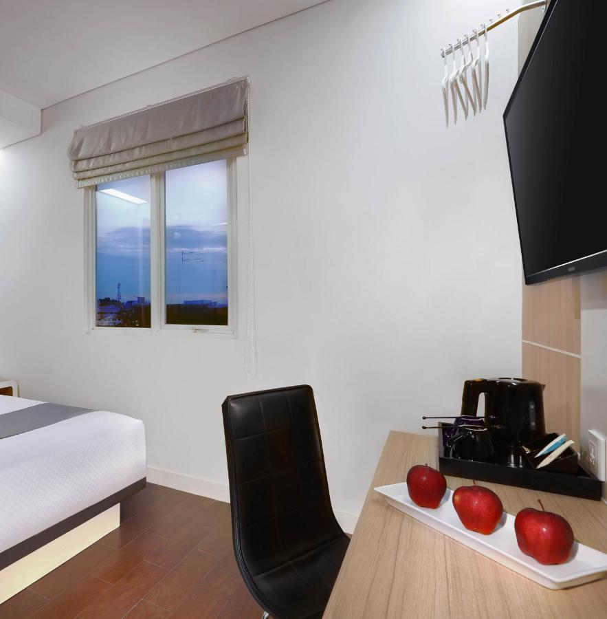 Hotel Neo Gubeng By Aston Surabaya Kültér fotó